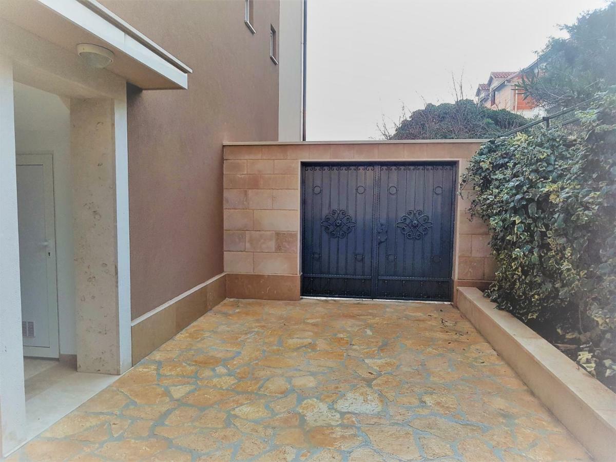 Soren-SUN Apt´s Supetar Exterior foto